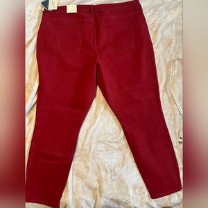 Chic Universal Thread Women's Cropped Pants - Size 24W, Rich Red, NWT"
